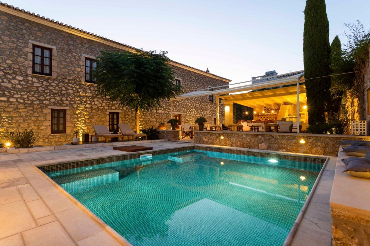 Mare Monte Luxury Suites Spetses Town Екстер'єр фото