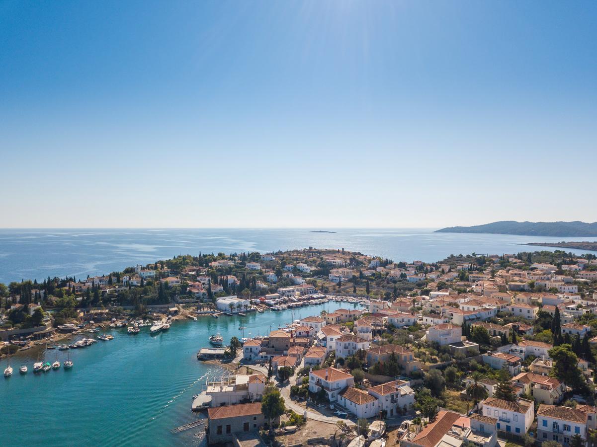 Mare Monte Luxury Suites Spetses Town Екстер'єр фото