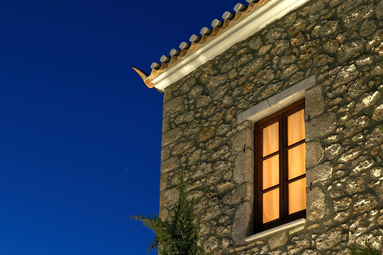 Mare Monte Luxury Suites Spetses Town Екстер'єр фото