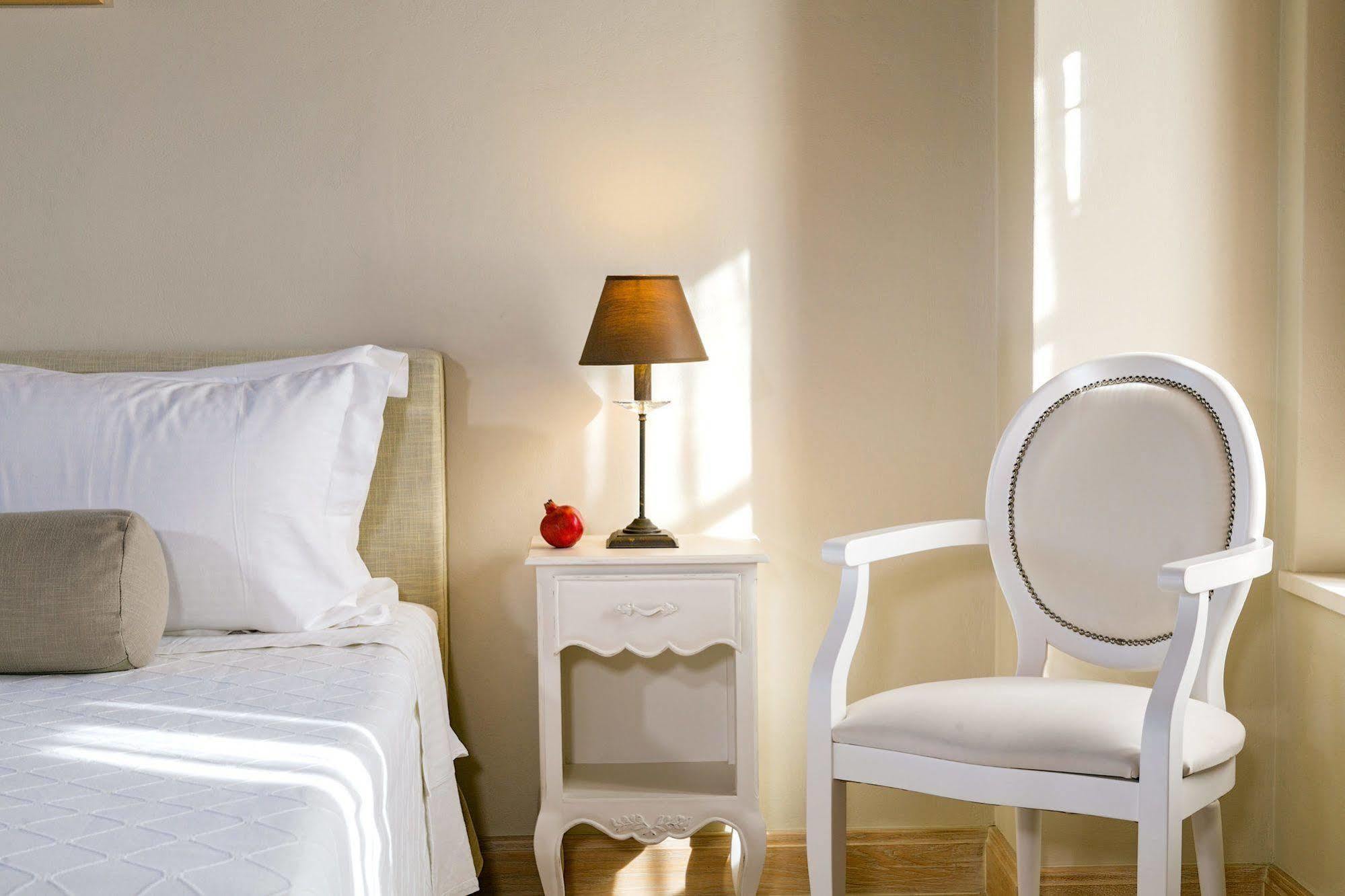 Mare Monte Luxury Suites Spetses Town Екстер'єр фото